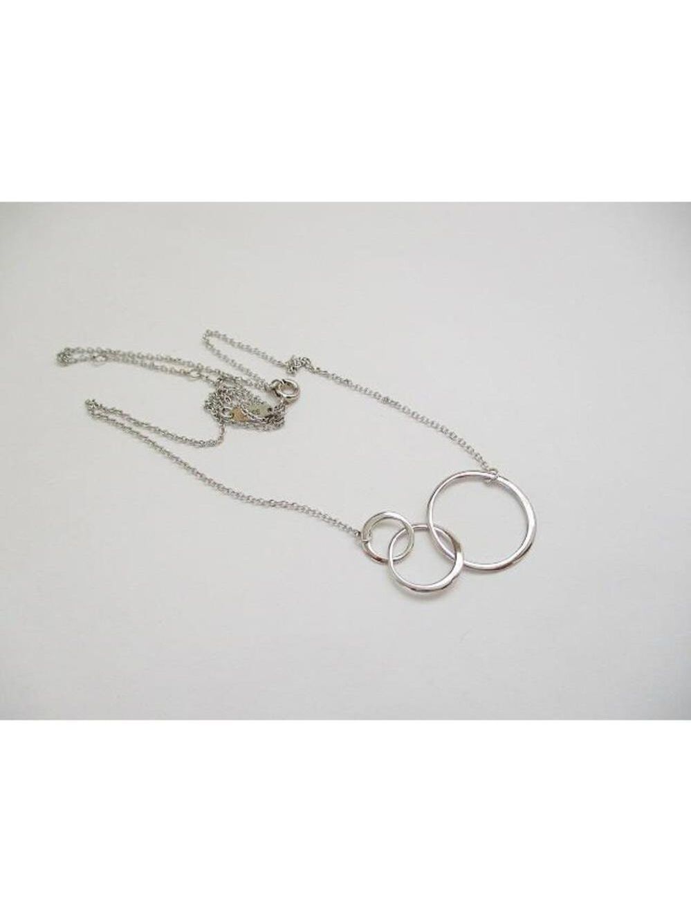 NWT Old Rubin SS Necklace with 3 Generations Interlocking Circles